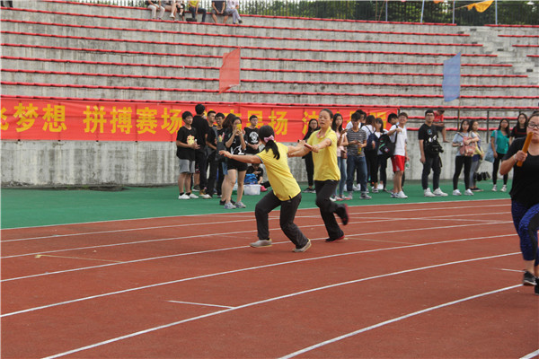 教师女子4X100